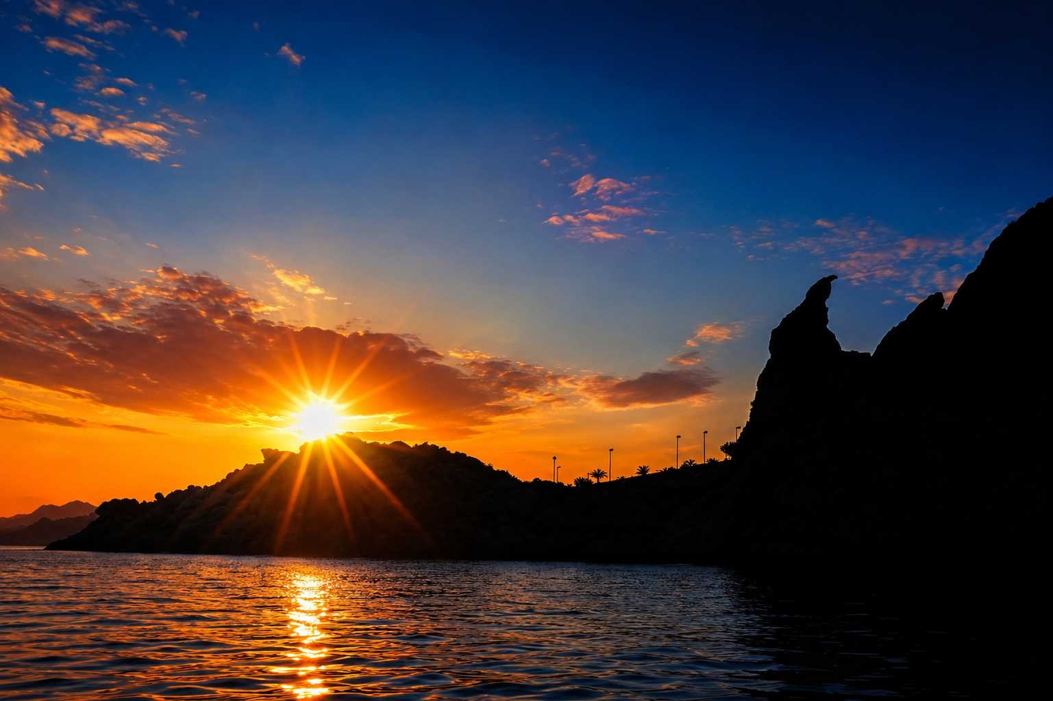 Atardecer junto al Pico de la Aguilica en Águilas, Murcia